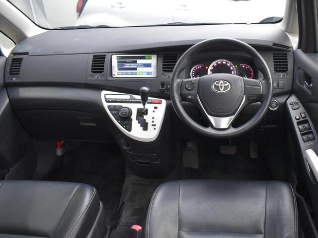 Toyota ISis 2012