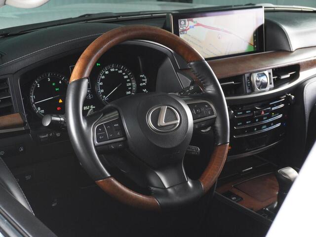 Lexus LX 2015