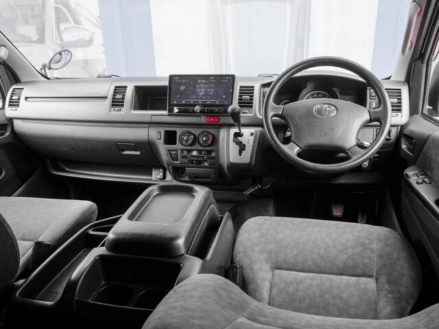 Toyota RegiusAce 2013