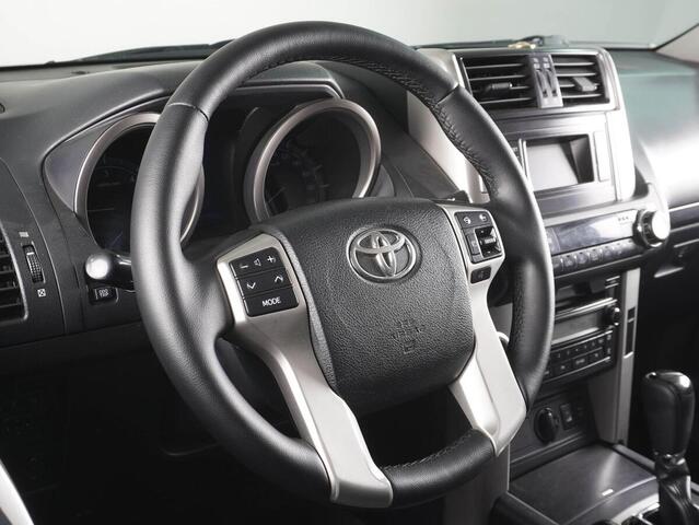 Toyota Land Cruiser Prado 2012