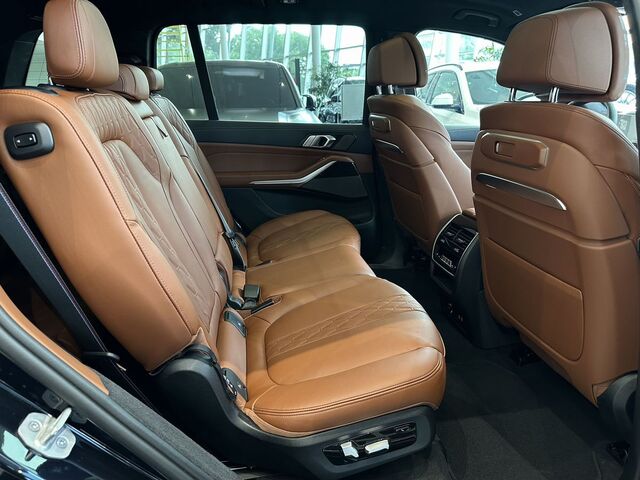 BMW X7 2023