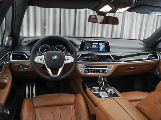 BMW 7 серии 2017