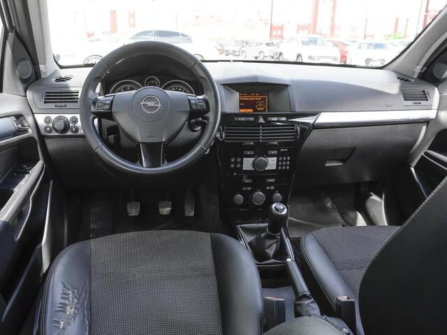 Opel Astra 2011