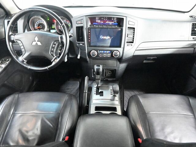 Mitsubishi Pajero 2011