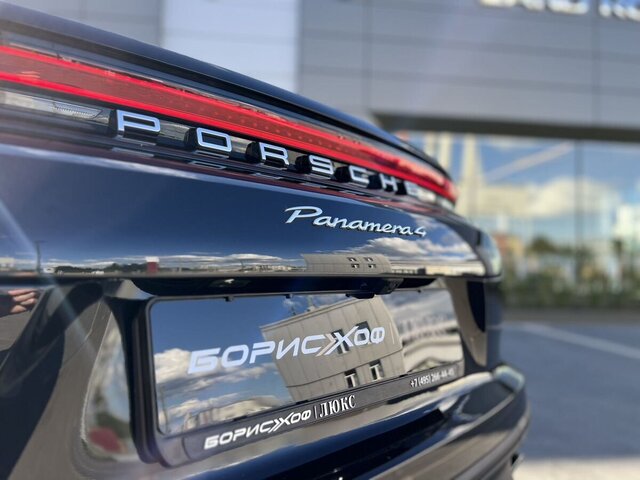 Porsche Panamera 2024