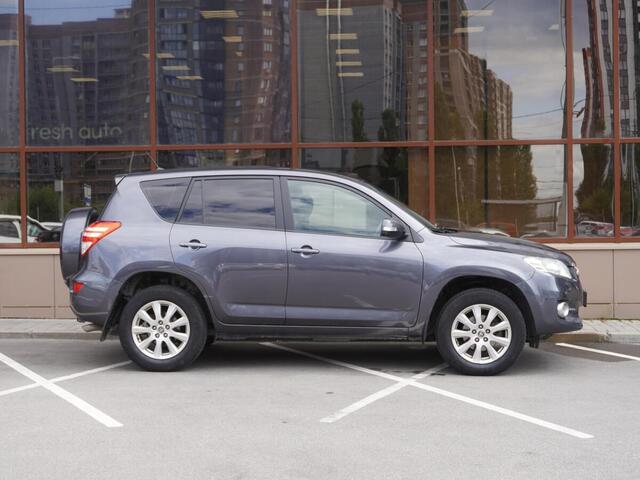 Toyota RAV4 2011