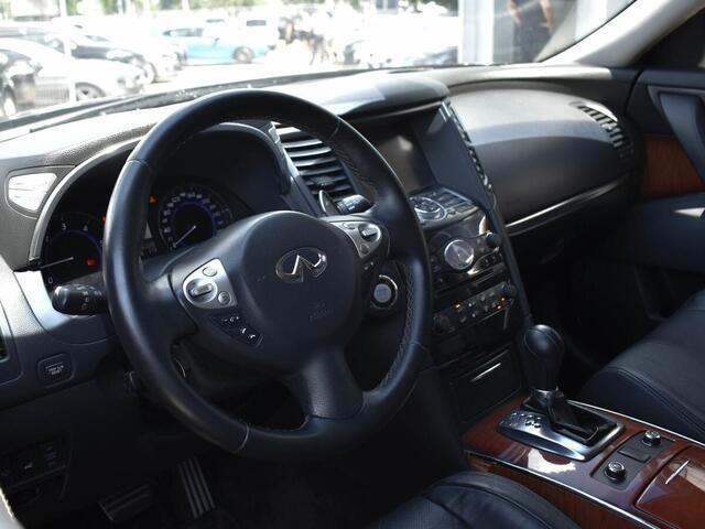 Infiniti QX70 2014