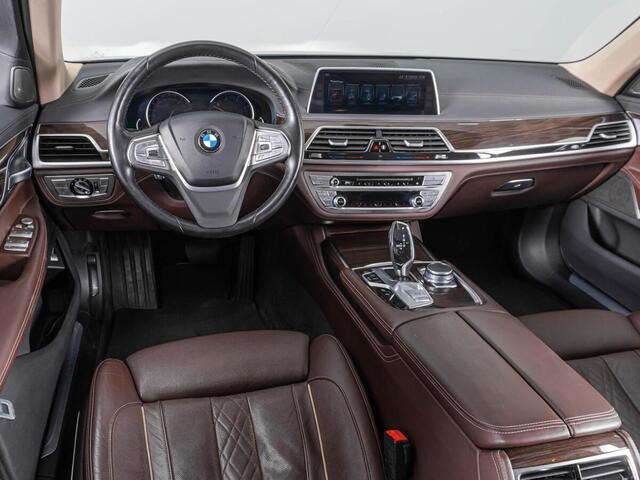 BMW 7 серии 2016