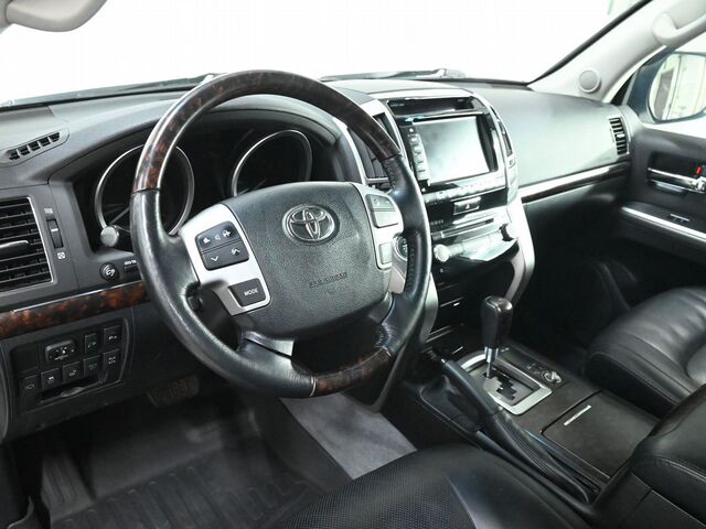 Toyota Land Cruiser 2014