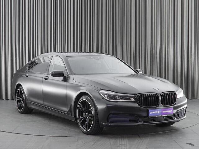 BMW 7 серии 2015