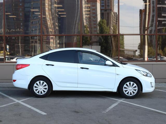 Hyundai Solaris 2012