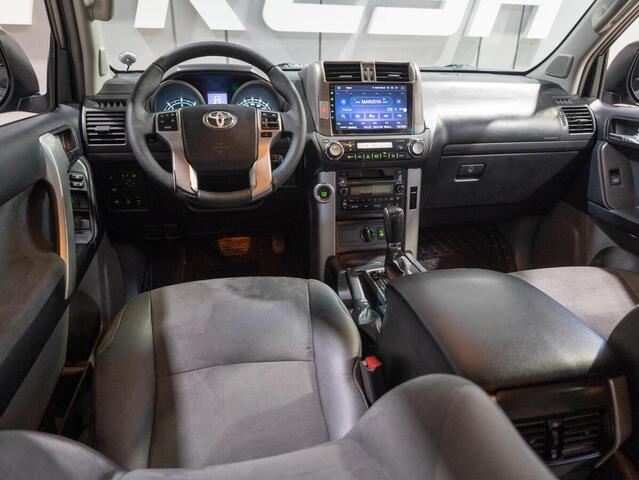 Toyota Land Cruiser Prado 2012