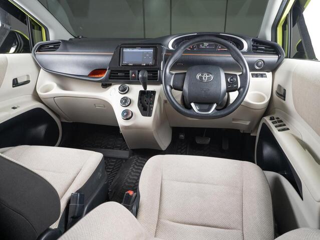 Toyota Sienta 2016