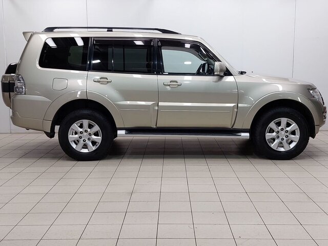 Mitsubishi Pajero 2018