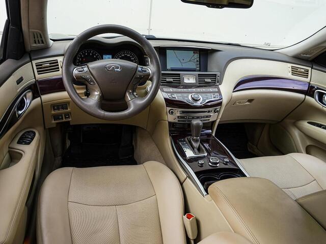 Infiniti M 2010