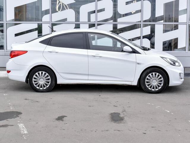 Hyundai Solaris 2013