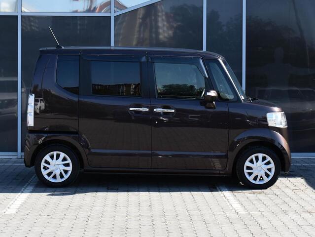 Honda N-BOX 2017