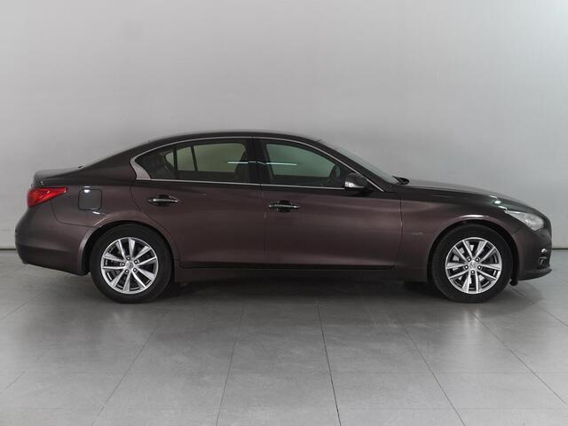 Infiniti Q50 2015