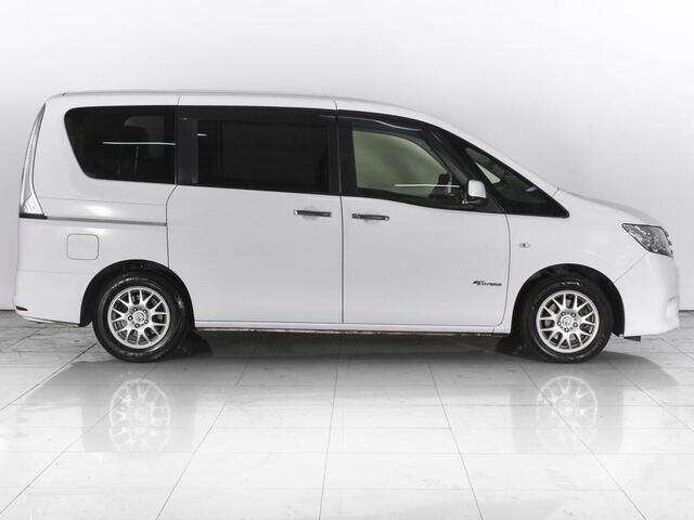 Nissan Serena 2012