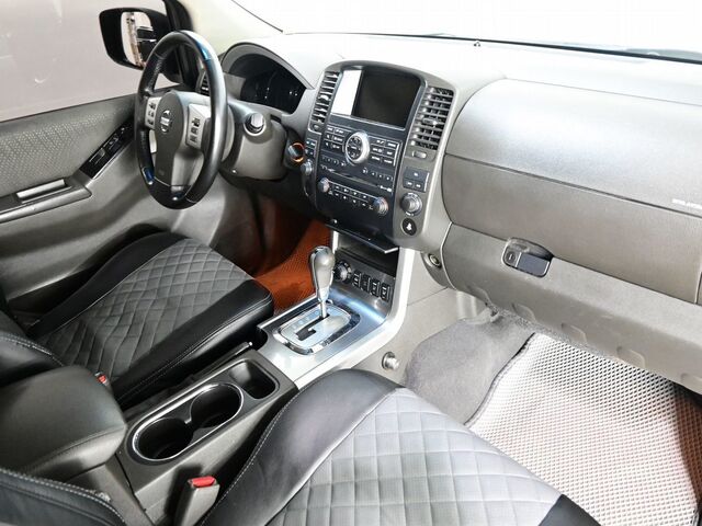 Nissan Pathfinder 2011