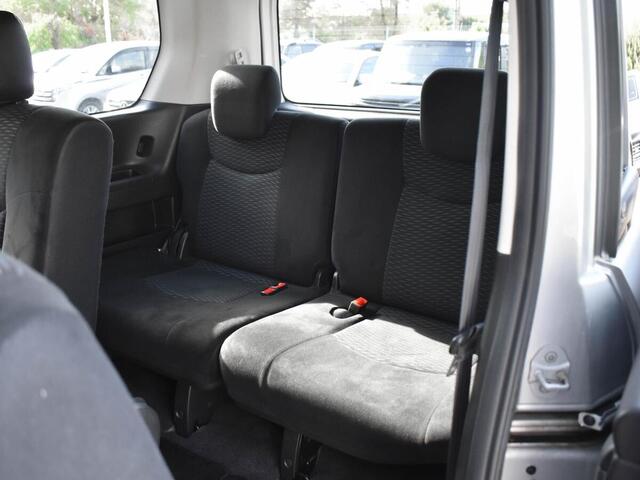 Nissan Serena 2010