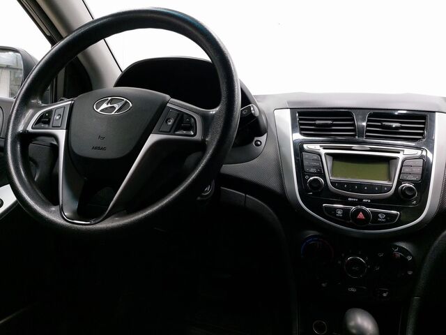 Hyundai Solaris 2013