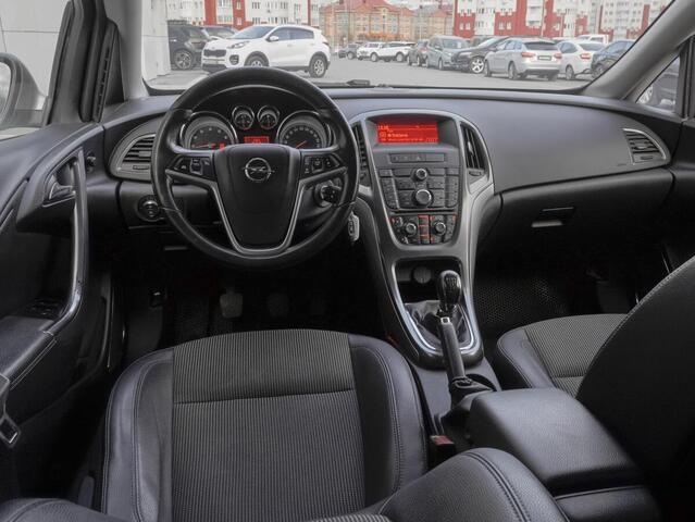 Opel Astra 2011