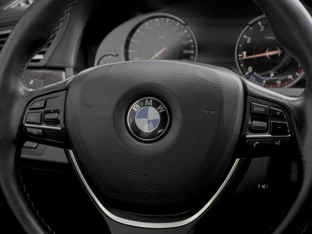 BMW 7 серии 2012