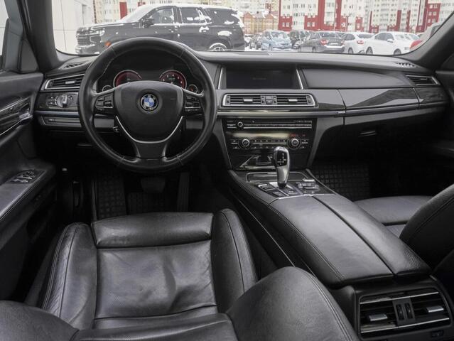 BMW 7 серии 2012