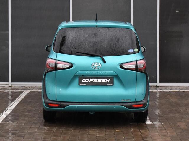 Toyota Sienta 2016