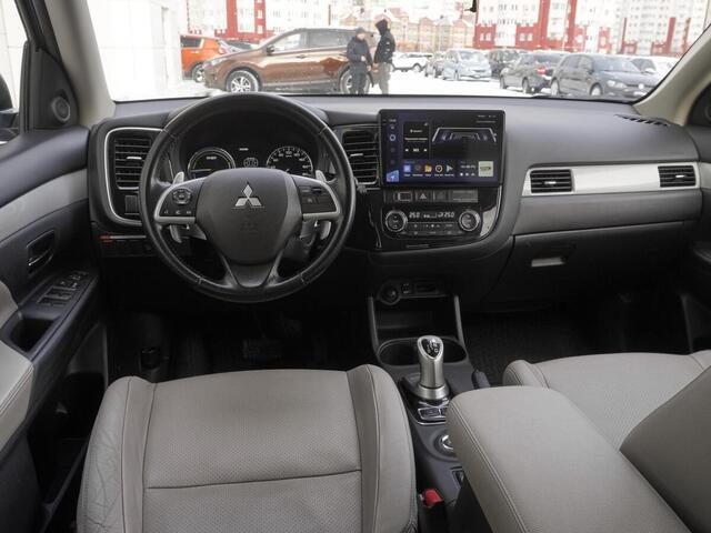 Mitsubishi Outlander 2014