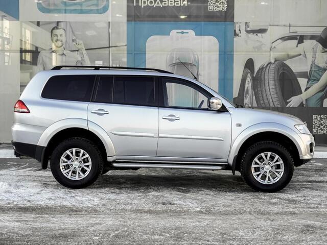 Mitsubishi Pajero Sport 2013