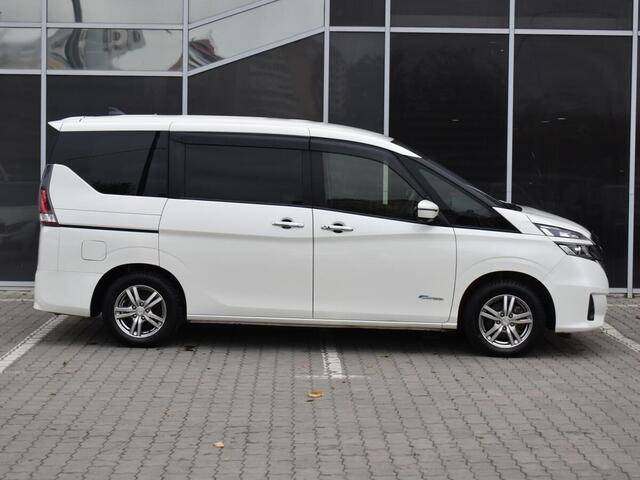 Nissan Serena 2017