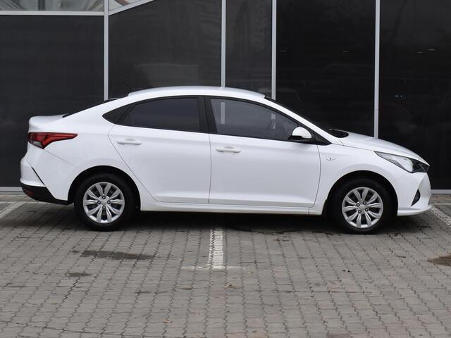 Hyundai Solaris 2021