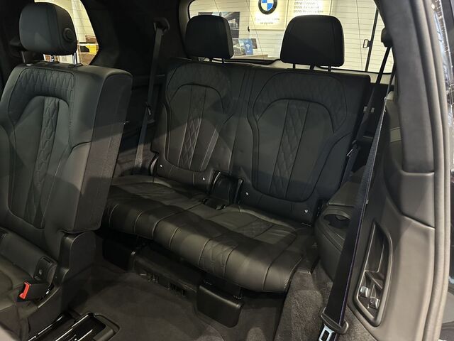 BMW X7 2023