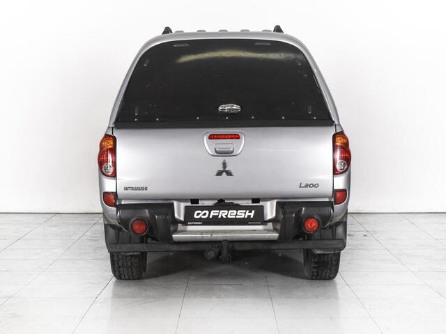 Mitsubishi L200 2012