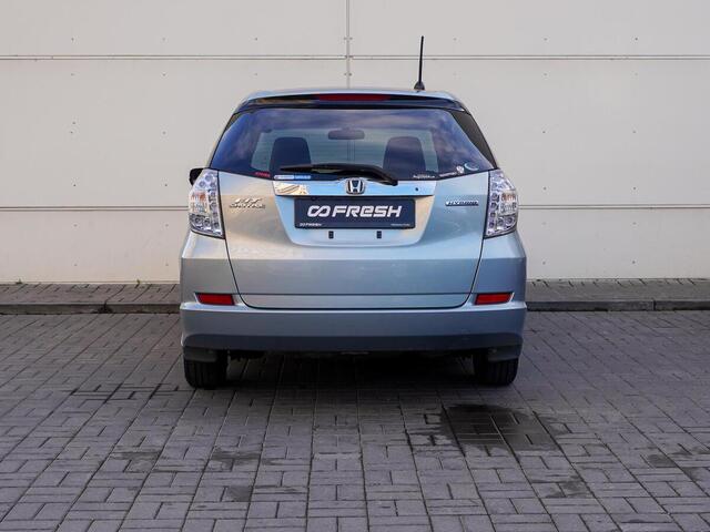 Honda Fit Shuttle 2012