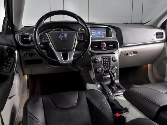 Volvo V40 2015