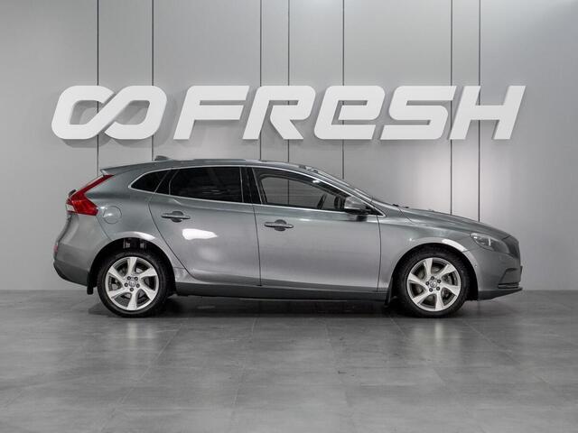 Volvo V40 2015