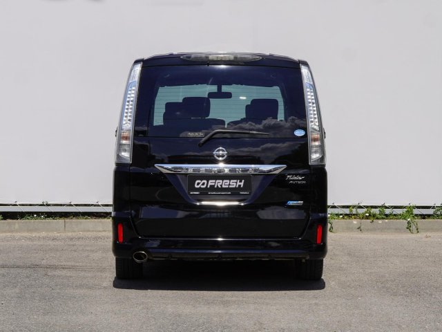 Nissan Serena 2013