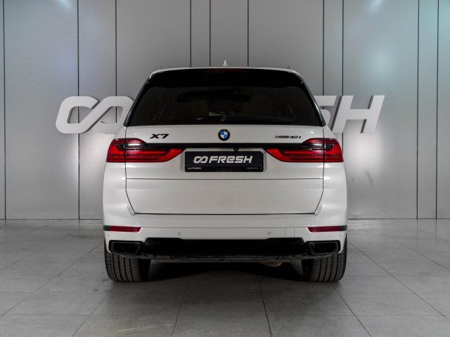BMW X7 2021