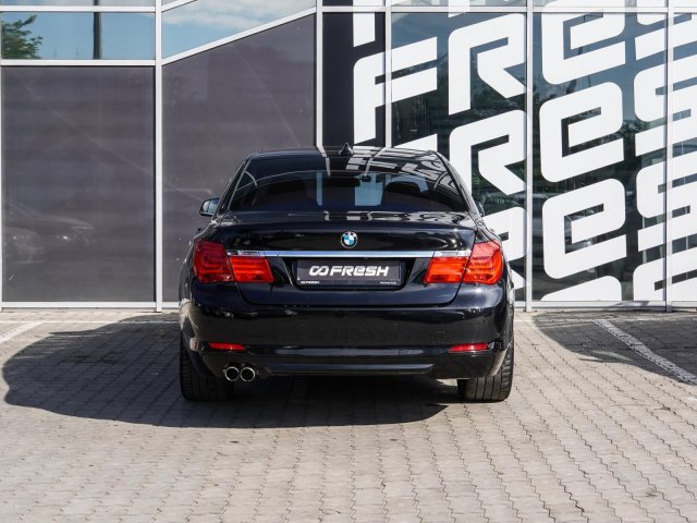 BMW 7 серии 2011