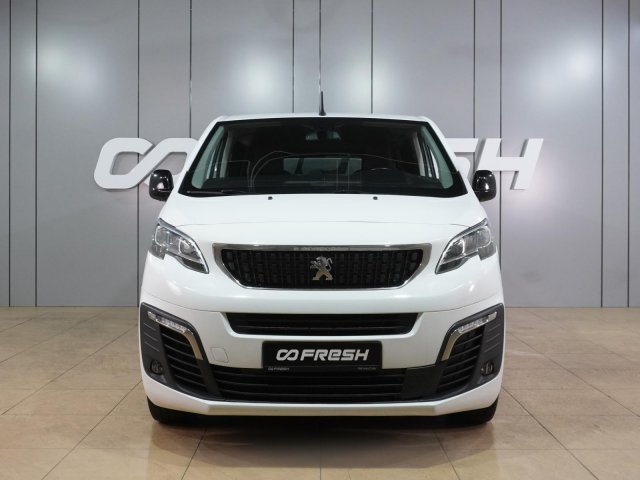 Peugeot Traveller 2021