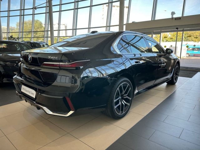 BMW 7 серии 2025