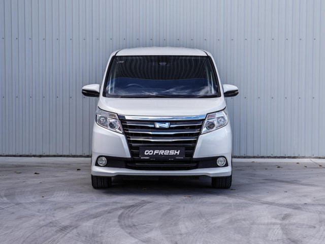 Toyota Noah 2016