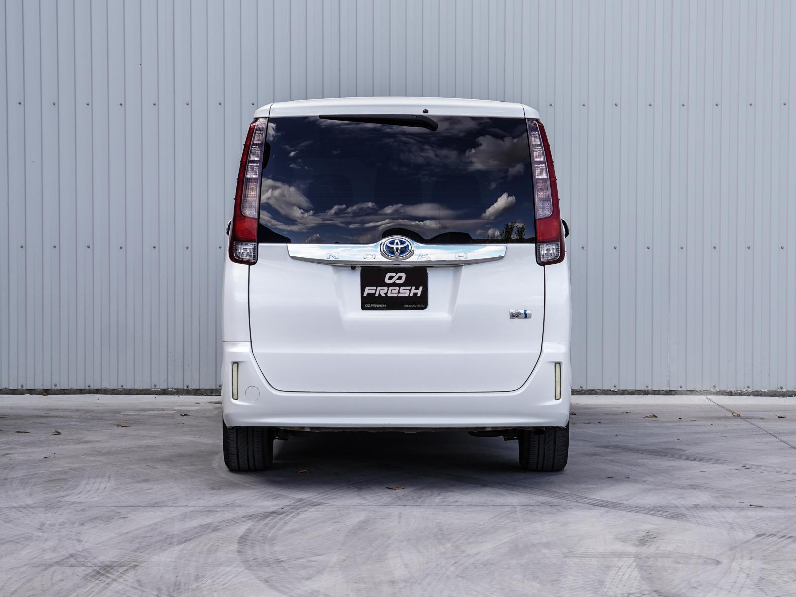 Nissan Serena 2013