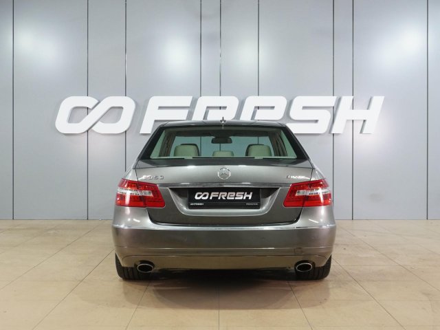 Mercedes-Benz E-Класс 2010