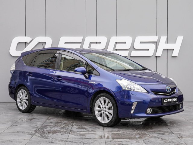 Toyota Prius Alpha 2013