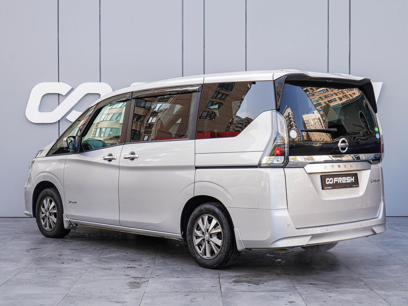 Nissan Serena 2013