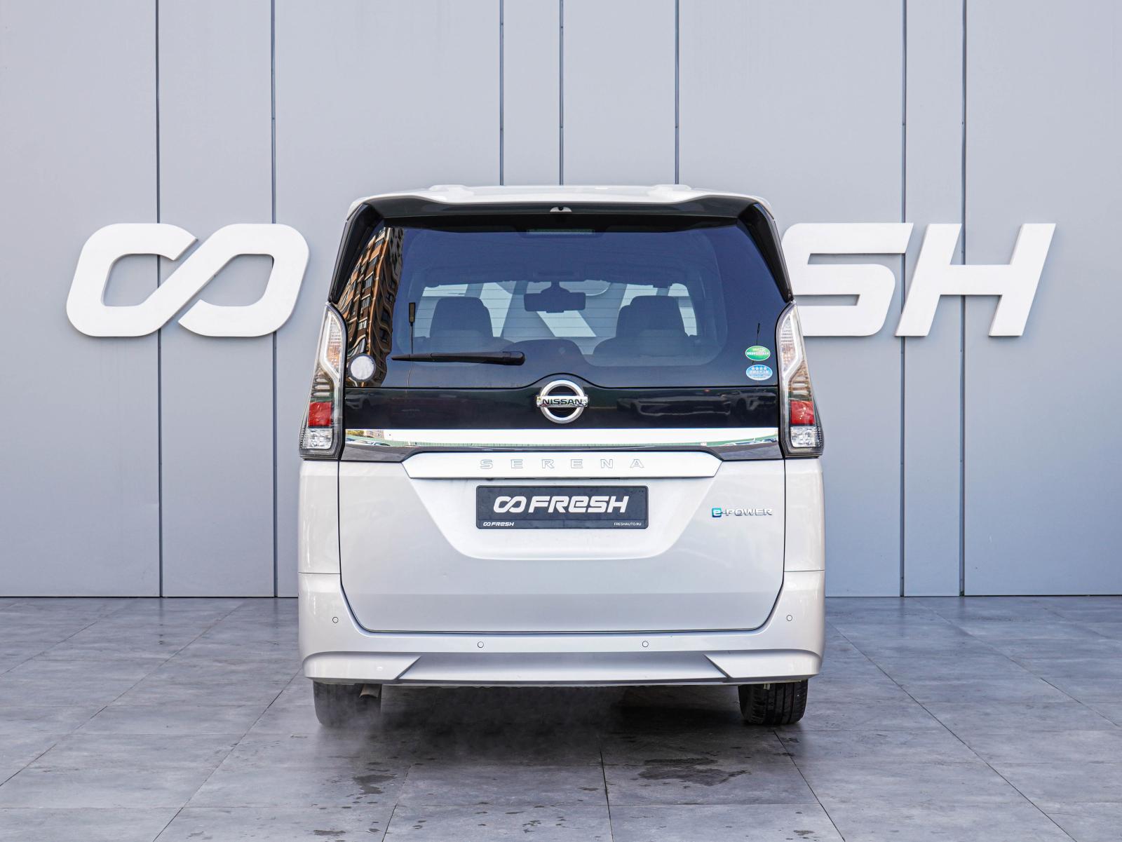 Nissan Serena 2013